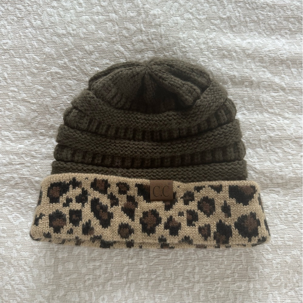 2-tone Leopard print/dark green women’s CC Beanie